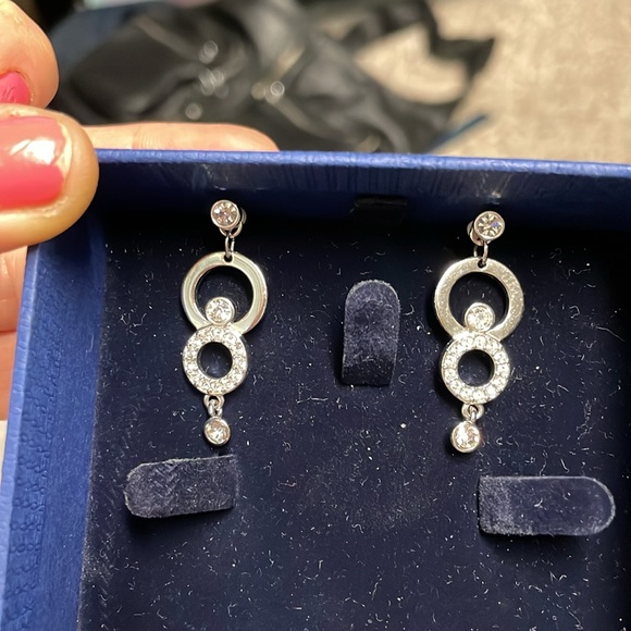 Swarovski wear 2 way earrings - Picture 2 of 7